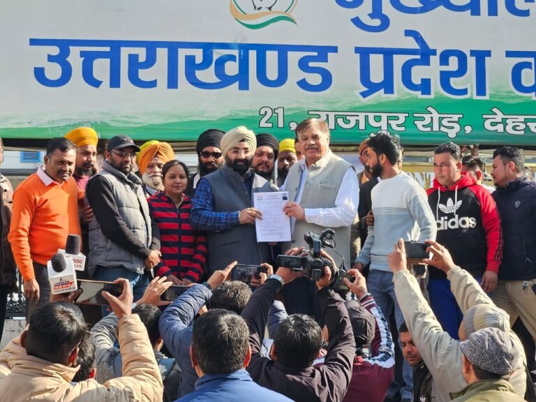 महापौर चुनाव : दून में राजीव महर्षि पर दांव लगा सकती है कांग्रेस, आज किया आवेदन