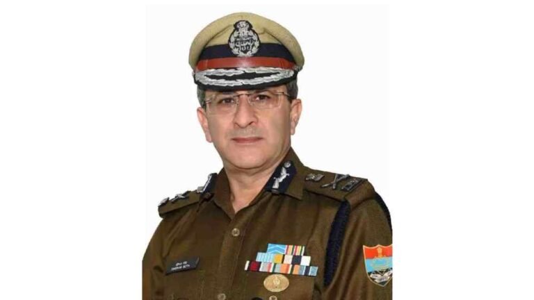 प्रेमनगर क्षेत्र में हुई डकैती प्रकरण में डीजीपी का कड़ा एक्शन, घटना में सम्मिलित तीनों पुलिसकर्मी निलंबित