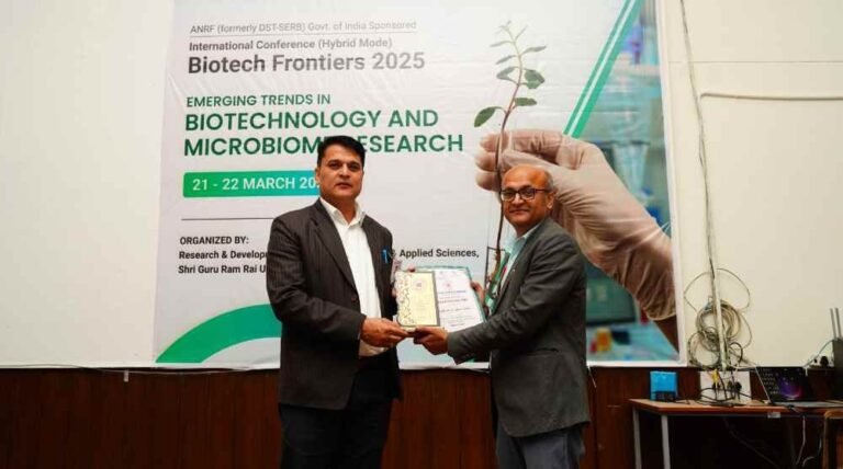 एसजीआरआरयू ‘‘बायोटेक फ्रंटियर्स 2025″ में शोधार्थियों ने प्रस्तुत किए शोध पत्र