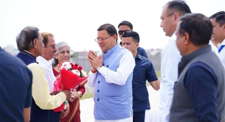 श्री गुरु राम राय विश्वविद्यालय की ओर से सीएम धामी का जोरदार स्वागत