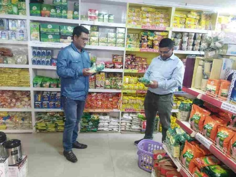 सीएम धामी के सख्त निर्देश पर नवरात्रि में खाद्य सुरक्षा को लेकर बड़ी कार्रवाई, 147 प्रतिष्ठानों पर छापे, 17 नमूने जांच को भेजे गए