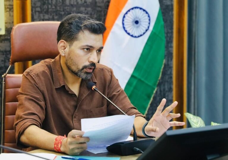 चारधाम यात्रा व्यवस्थाओं को लेकर डीएमबआशीष चौहान के सख्त निर्देश – किसी स्तर पर न हो लापरवाही
